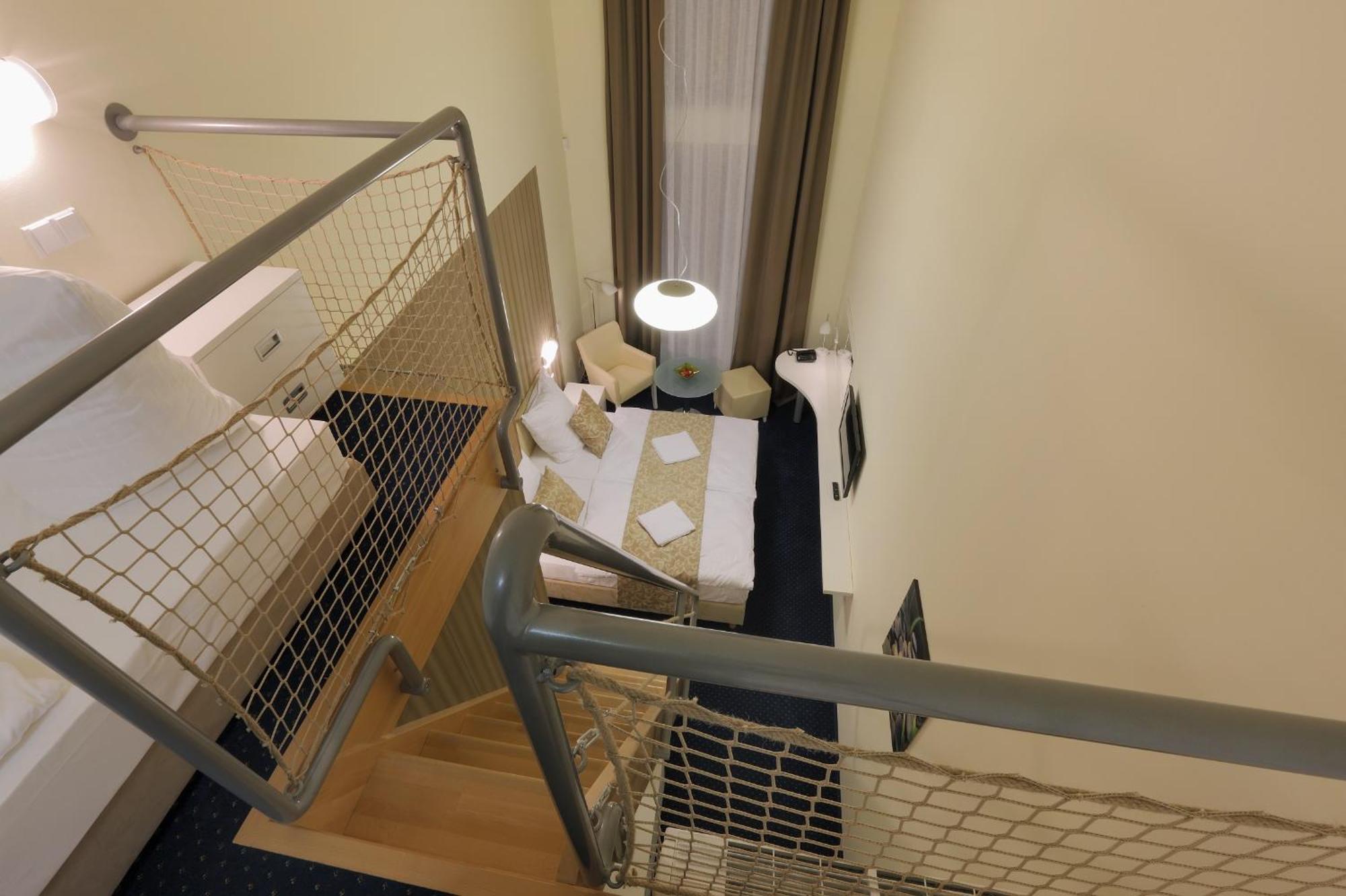 Esmarin Wellness Hotel Mníšek pod Brdy Dış mekan fotoğraf